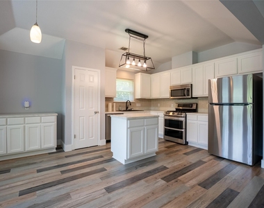 3018 Rock Rose Pl - Photo Thumbnail 19