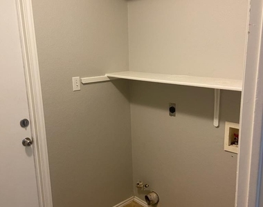 17616 Tobermory Dr - Photo Thumbnail 11