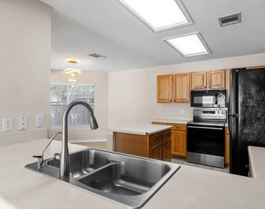 1704 Matagorda Dr - Photo Thumbnail 15