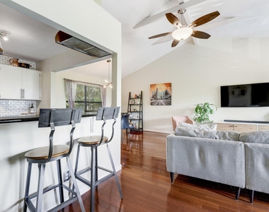1100 Azie Morton Rd - Photo Thumbnail 4