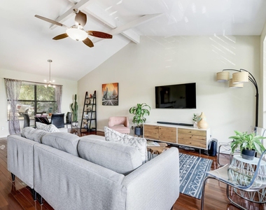 1100 Azie Morton Rd - Photo Thumbnail 5