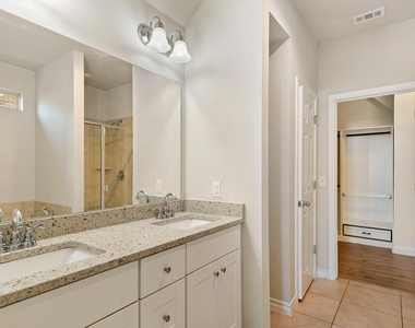 1341 Eagle Ray St - Photo Thumbnail 16