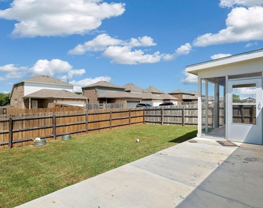 1341 Eagle Ray St - Photo Thumbnail 33
