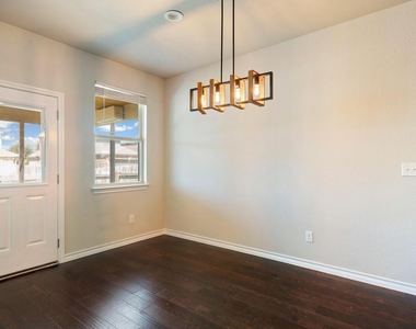 1341 Eagle Ray St - Photo Thumbnail 7