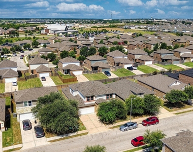 1341 Eagle Ray St - Photo Thumbnail 28