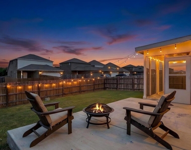 1341 Eagle Ray St - Photo Thumbnail 25