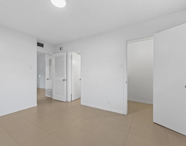 1905 Fairlawn Ln Ln - Photo Thumbnail 17