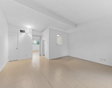 1905 Fairlawn Ln Ln - Photo Thumbnail 14
