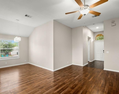 14901 Nuttall Dr - Photo Thumbnail 1