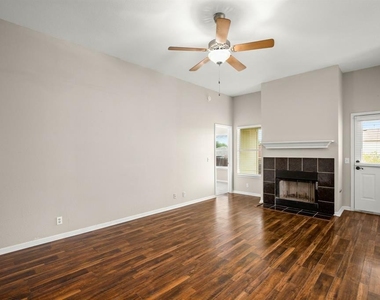 14901 Nuttall Dr - Photo Thumbnail 8