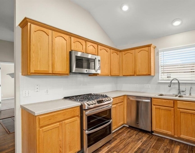 14901 Nuttall Dr - Photo Thumbnail 6