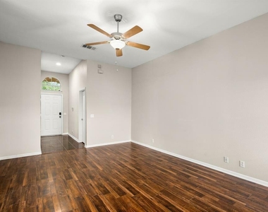 14901 Nuttall Dr - Photo Thumbnail 11