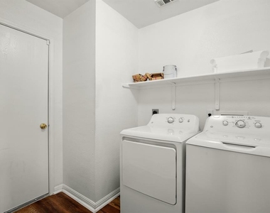 14901 Nuttall Dr - Photo Thumbnail 12