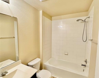 704 Silver Wing Dr - Photo Thumbnail 10