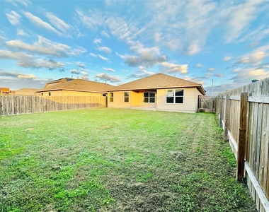 704 Silver Wing Dr - Photo Thumbnail 14