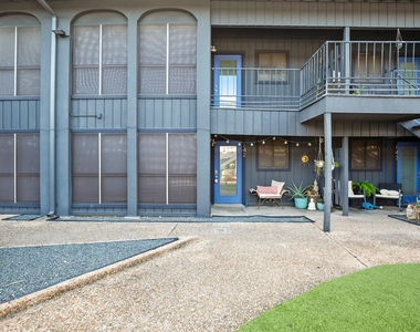 909 Reinli St - Photo Thumbnail 19