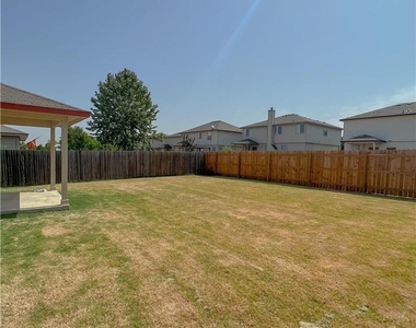 325 Altamont St - Photo Thumbnail 21