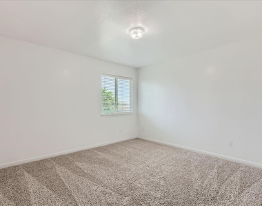131 Lavaca Loop - Photo Thumbnail 22