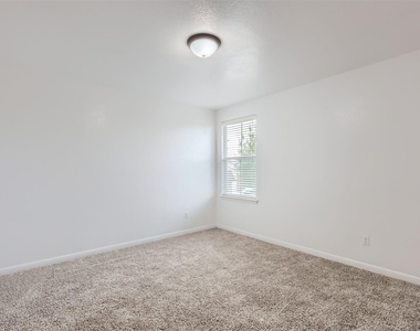 131 Lavaca Loop - Photo Thumbnail 24