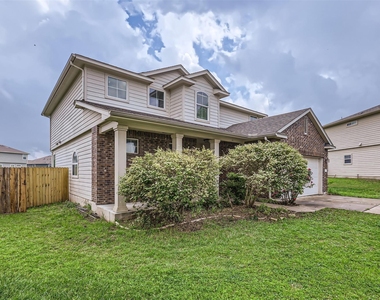 131 Lavaca Loop - Photo Thumbnail 2