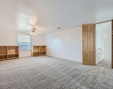 131 Lavaca Loop - Photo Thumbnail 14