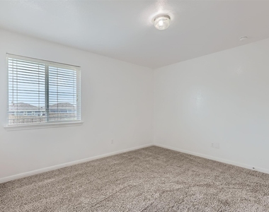 131 Lavaca Loop - Photo Thumbnail 18