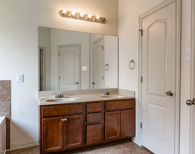 118 Wallin Farms Dr - Photo Thumbnail 21