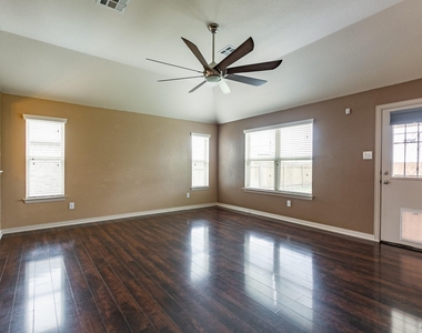 118 Wallin Farms Dr - Photo Thumbnail 10