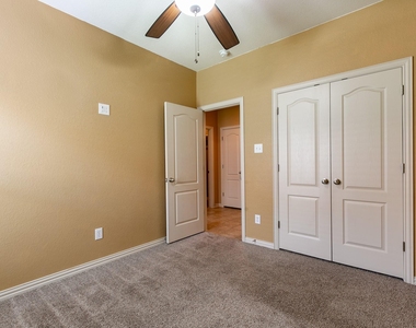 118 Wallin Farms Dr - Photo Thumbnail 17
