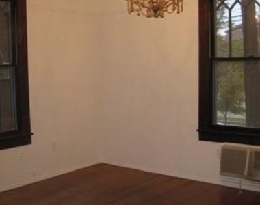302 E 30th St - Photo Thumbnail 1