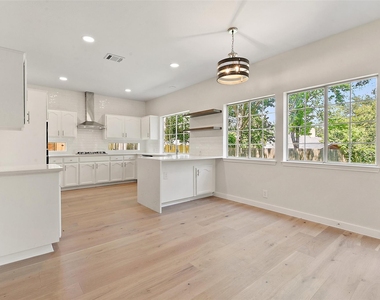 3811 Standfield Ct - Photo Thumbnail 4