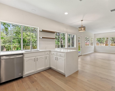 3811 Standfield Ct - Photo Thumbnail 6