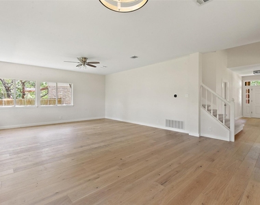 3811 Standfield Ct - Photo Thumbnail 2