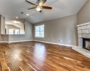 1314 Brighton Bend Ln - Photo Thumbnail 5