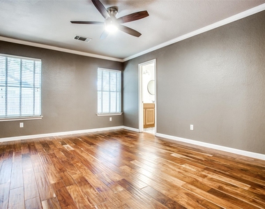 1314 Brighton Bend Ln - Photo Thumbnail 7