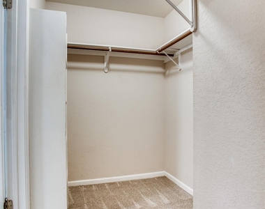 1314 Brighton Bend Ln - Photo Thumbnail 10