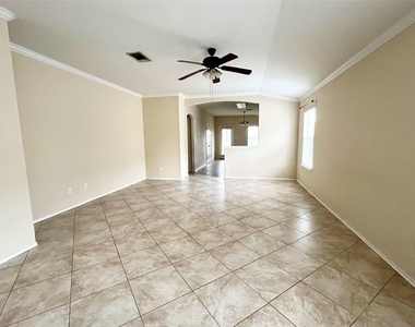 2428 Green Meadows Ln - Photo Thumbnail 5