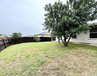 2428 Green Meadows Ln - Photo Thumbnail 1