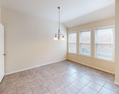2816 Mission Tejas Dr - Photo Thumbnail 8