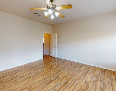 2816 Mission Tejas Dr - Photo Thumbnail 10