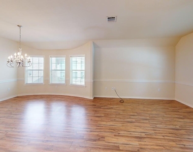 2816 Mission Tejas Dr - Photo Thumbnail 9