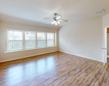 2816 Mission Tejas Dr - Photo Thumbnail 11