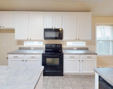 2816 Mission Tejas Dr - Photo Thumbnail 6
