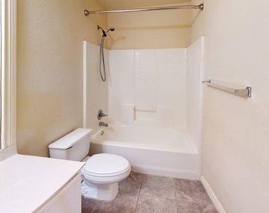 2816 Mission Tejas Dr - Photo Thumbnail 18