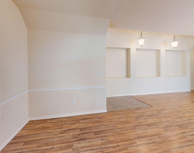 2816 Mission Tejas Dr - Photo Thumbnail 4