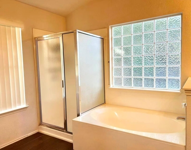 615 Settlement St - Photo Thumbnail 17