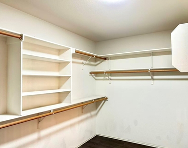 615 Settlement St - Photo Thumbnail 20