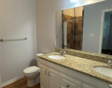 400 West St - Photo Thumbnail 12