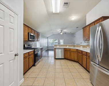 3813 Bandice Ln - Photo Thumbnail 5