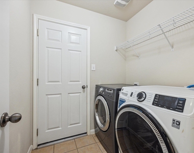 3813 Bandice Ln - Photo Thumbnail 12